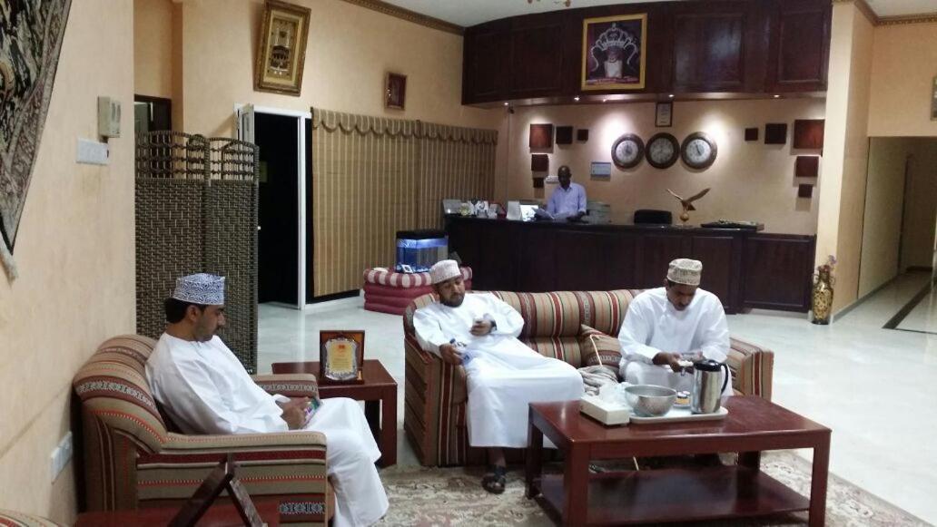 Al Ghazlan Hotel Sinaw Ruddah Exteriör bild