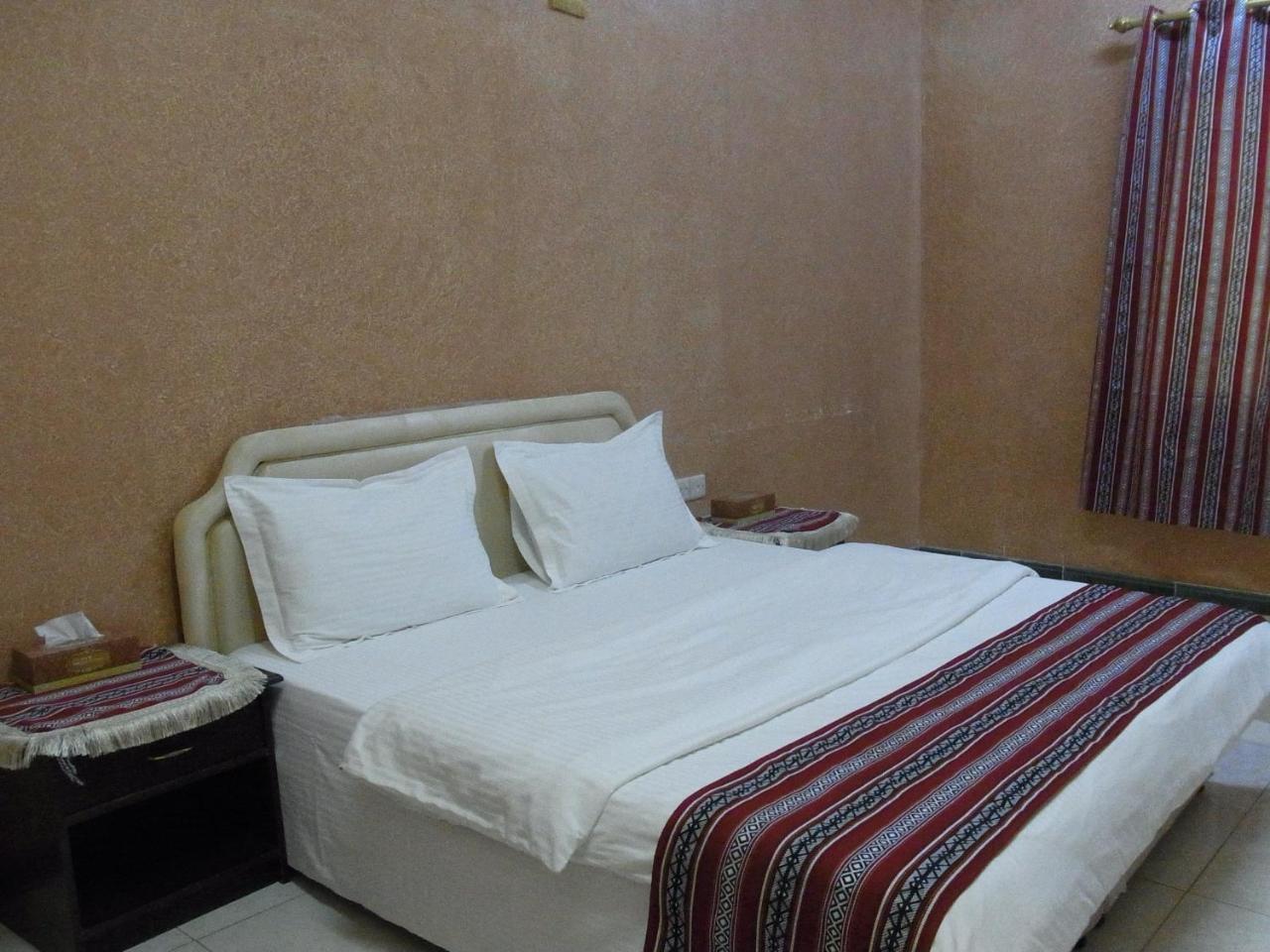 Al Ghazlan Hotel Sinaw Ruddah Exteriör bild